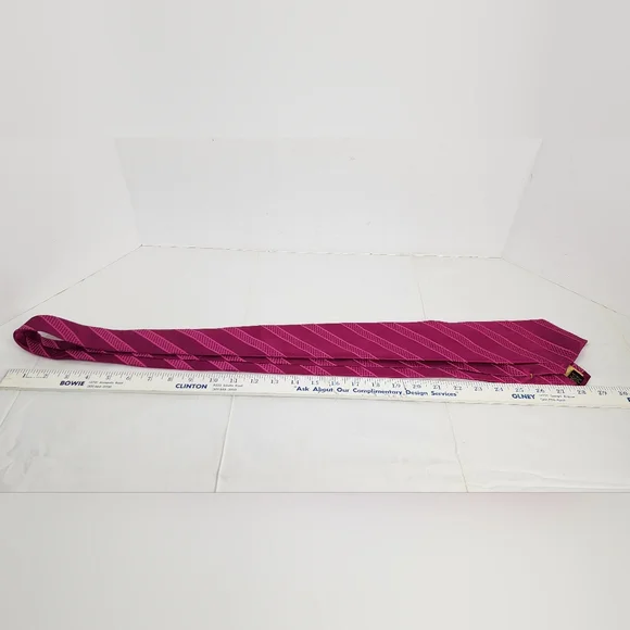 💪 DONALD J. TRUMP SIGNATURE COLLECTION SILK MEN'S TIE - PINK 💪 - Picture 7 of 7